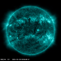 Lửa Mặt trời cấp cực đại chiếu vào Trái đất-1