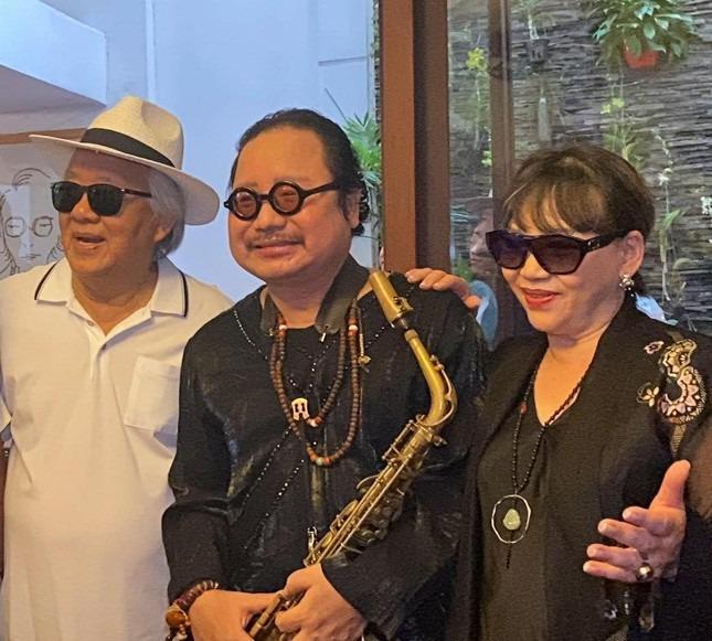 Saxophone Trần Mạnh Tuấn phục hồi thần kỳ, chơi nhạc trong ngày giỗ Trịnh-1