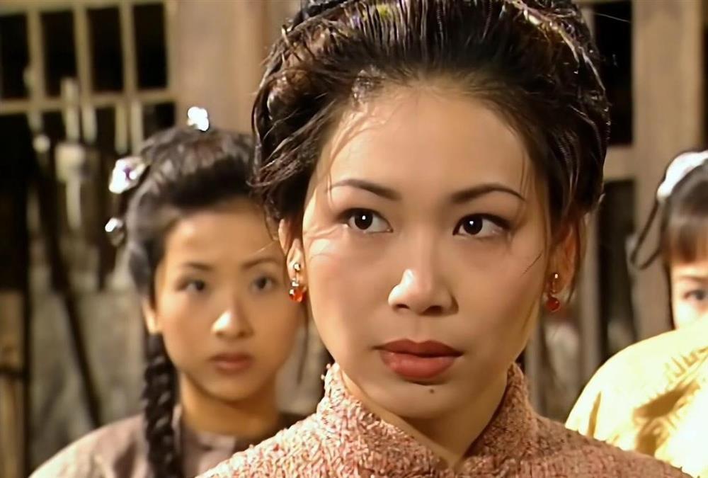 Sau 25 năm, 7 cô vợ của Vi Tiểu Bảo phim Lộc Đỉnh ký giờ ra sao?-10