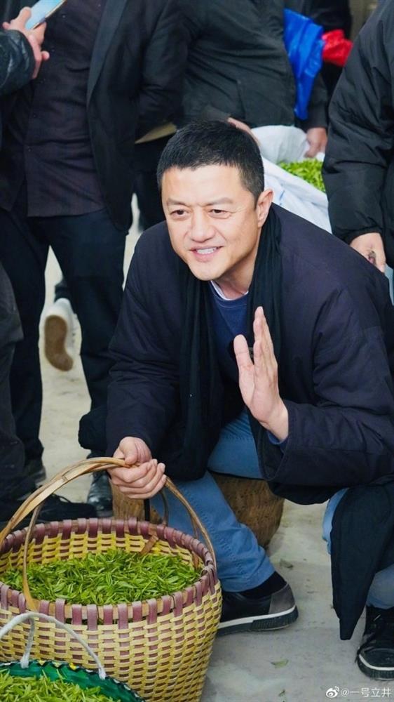 Vợ kém 19 tuổi của Lý Á Bằng ẵm con bỏ về quê-3