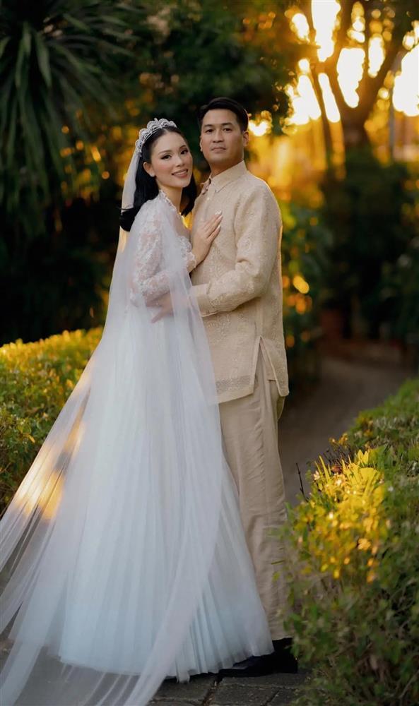 Khung ảnh lần đầu công bố trong đám cưới Phillip Nguyễn – Linh Rin-3