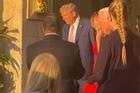 Ông Trump vẫn đi dự tiệc tối với vợ sau khi bị truy tố