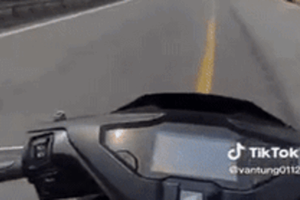 Tai nạn xe khách và xe tải, 2 người chết, 8 người trọng thương-4