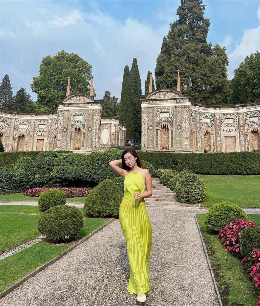 Hoa hậu Đỗ Mỹ Linh - vợ Chủ tịch Hà Nội FC gợi cảm khó rời mắt-1