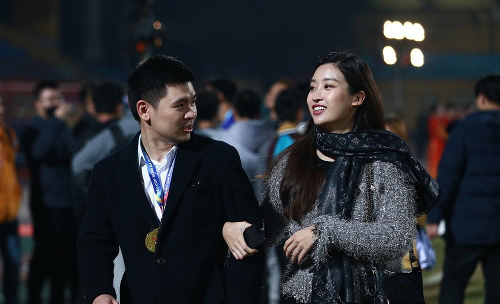 Hoa hậu Đỗ Mỹ Linh - phu nhân Chủ tịch Hà Thành FC quyến rũ khó khăn rời mắt-5