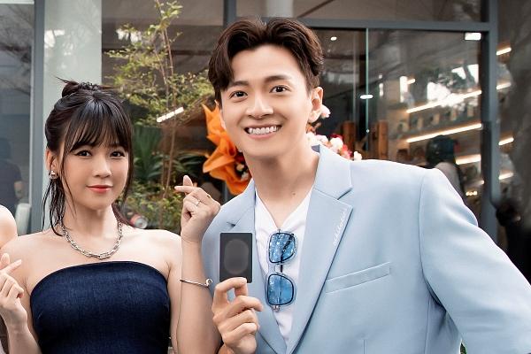 Nữ idol nổi tiếng đi tàu điện ngầm nhưng không ai nhận ra-3