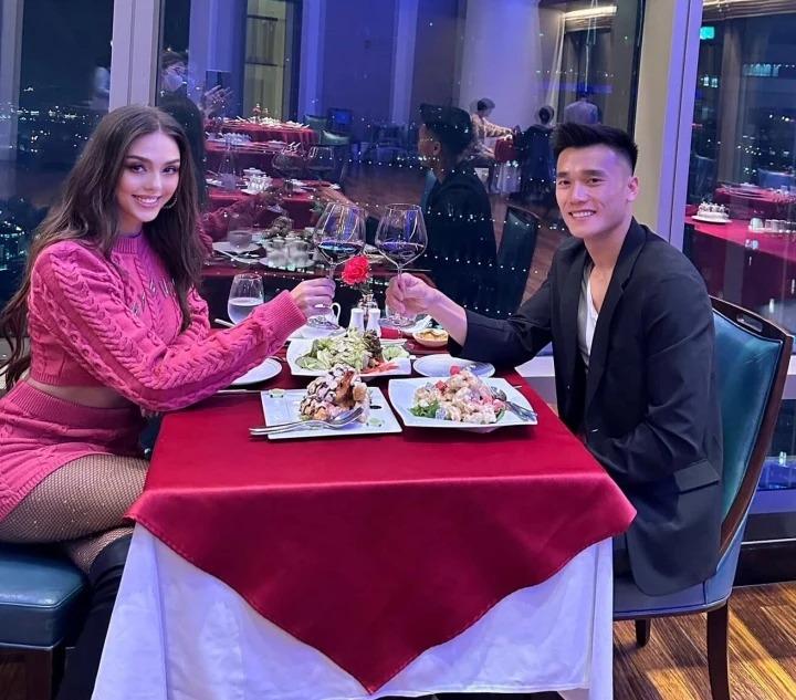 Vợ Bùi Tiến Dũng trở lại sàn diễn, khoe vẻ đẹp quyến rũ sau sinh-2