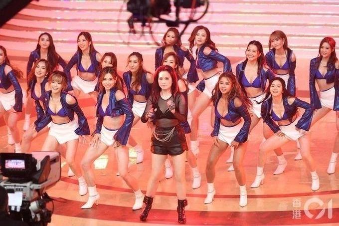 Cảnh suy thoái của đài TVB: Sa thải trăm người, nghệ sĩ livestream bán hàng-3