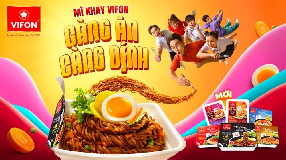 Xôn xao ảnh Á Hậu Phương Nhi dính xốt mì xào trên mặt-5