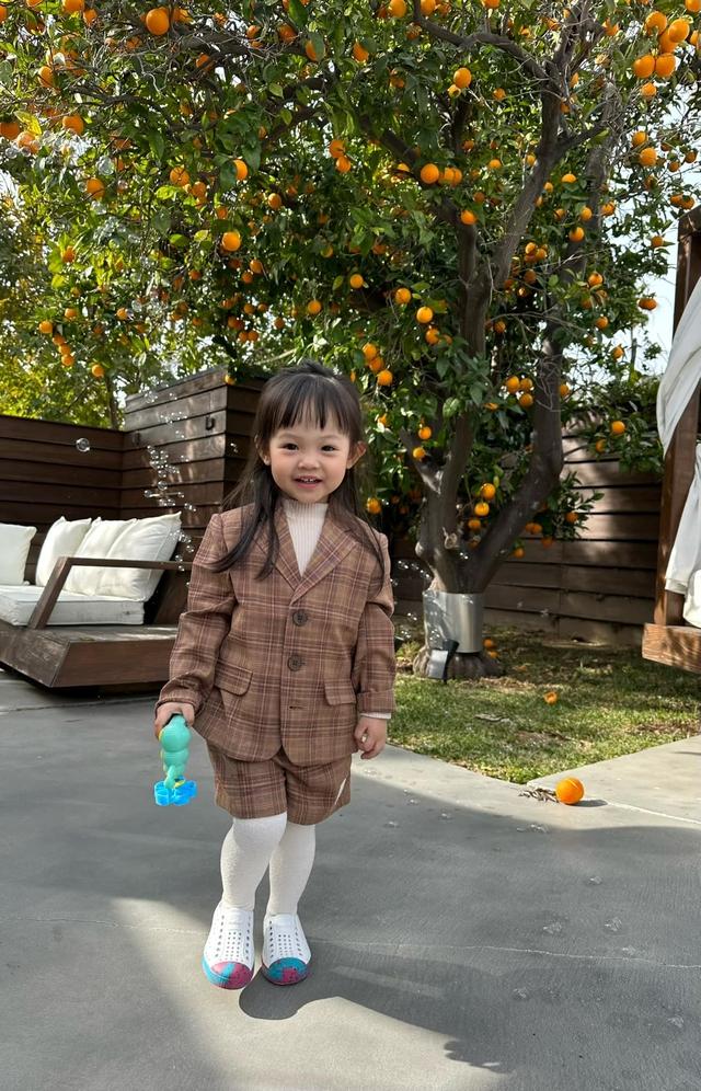 Suchin nhà Cường Đô la sở hữu đồ hiệu đắt đỏ, giày dép cả chục triệu-1