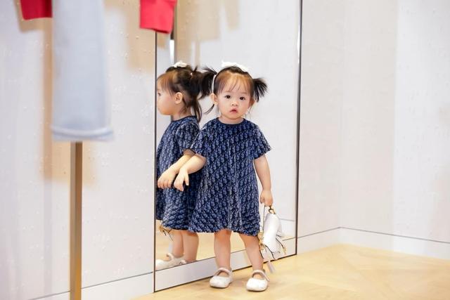 Suchin nhà Cường Đô la sở hữu đồ hiệu đắt đỏ, giày dép cả chục triệu-8