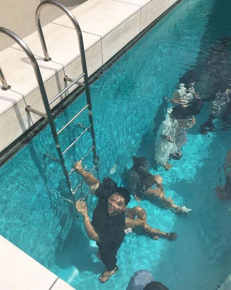 Độc lạ bể bơi Nhật Bản: Xuống tận đáy sống ảo lung linh không lo ướt-3