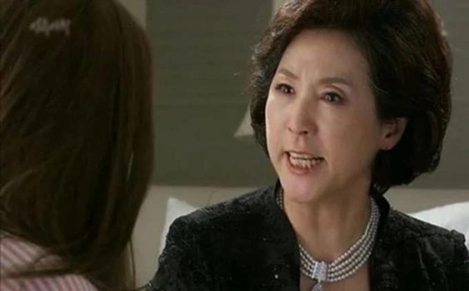 Ở biệt thự nhà giàu, tôi như giúp việc vì quan niệm lạ của mẹ chồng-2