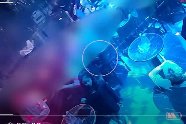 Bóng cười vẫn nhộn nhịp trong các quán bar, vũ trường ở Hà Nội-1