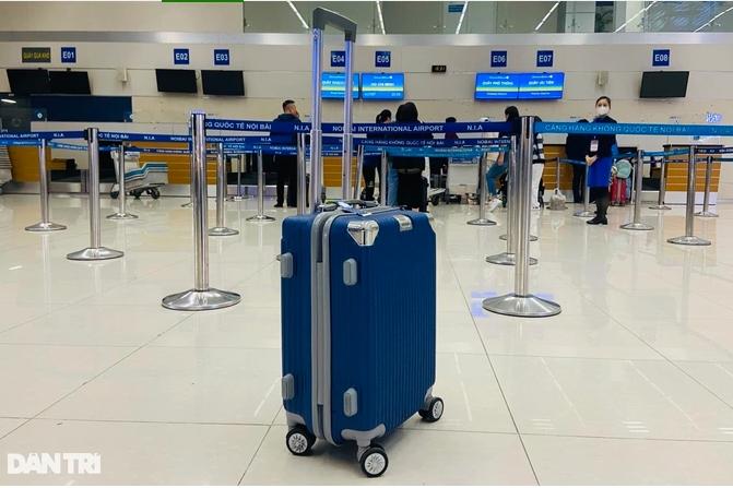 Bay ra Hà Nội thi cờ tướng, kỳ thủ bị cậy khóa vali ở sân Nội Bài-1