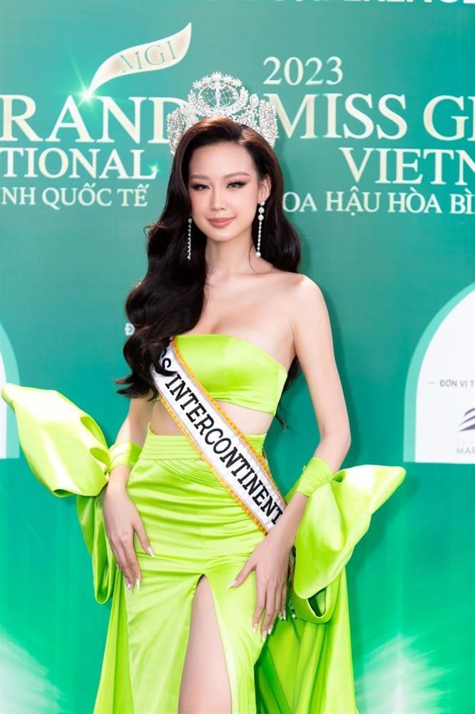 Bảo Ngọc lên tiếng về tranh cãi đeo sash chụp ảnh cùng Hoa hậu Isabella Menin-2