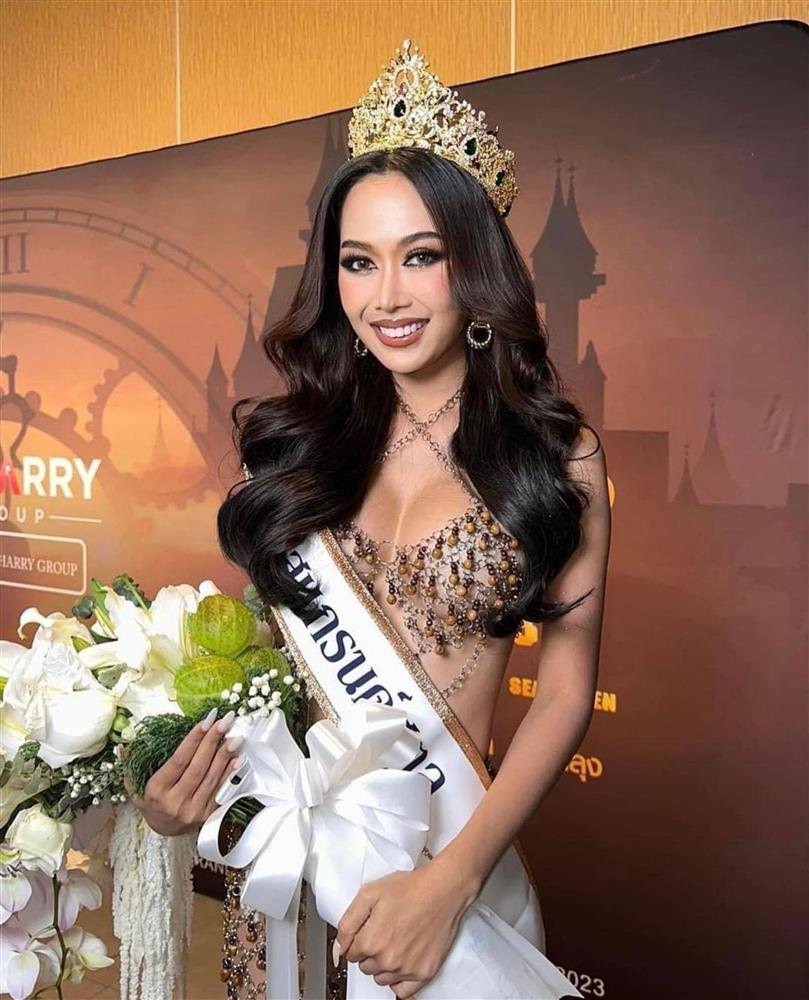 Thí sinh Miss Grand Thái Lan gây sốc vì đính đá kín người-2