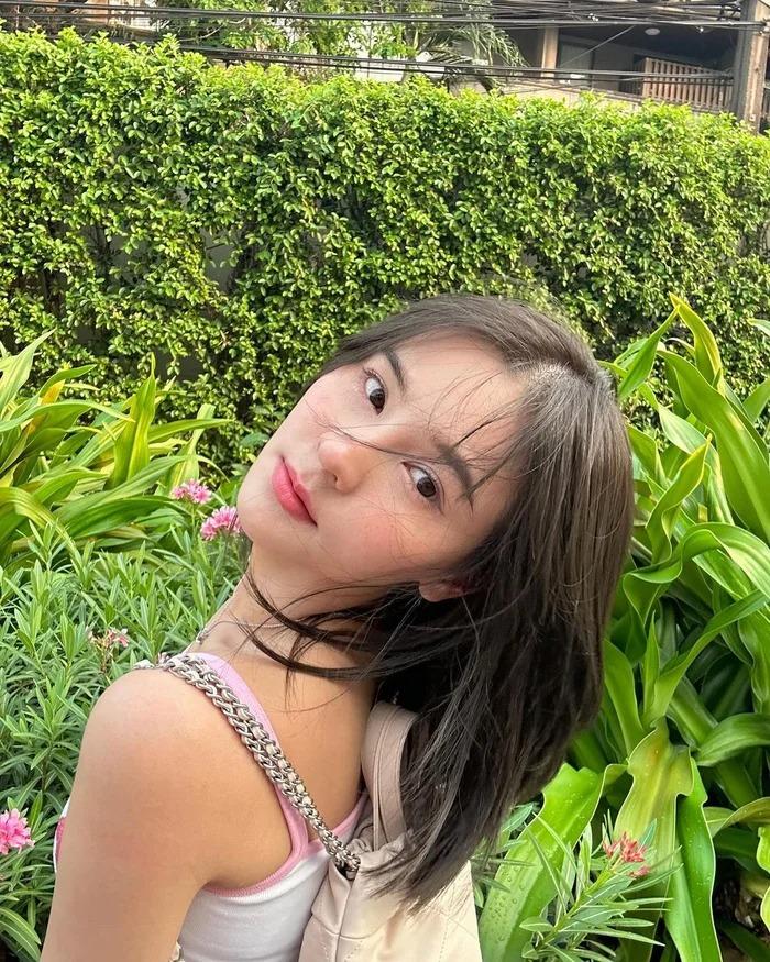 Song Hye Kyo Thái Lan gây chú ý với vẻ ngoài như nữ sinh dù đã U40-1