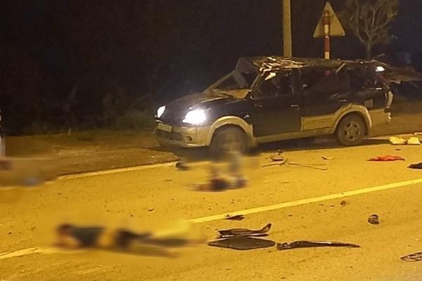 3 người đàn ông văng ra khỏi xe ôtô trong vụ tai nạn kinh hoàng-1