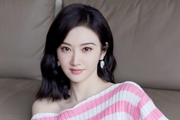 Cảnh Điềm tung khoảnh khắc hóa thân vương phi, nhan sắc và thần thái xứng danh đệ nhất mỹ nữ Bắc Kinh-13