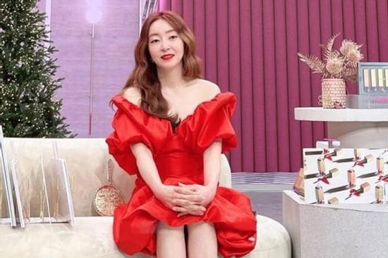 Nữ MC bị cấm sóng vô thời hạn vì chửi thề khi dẫn trực tiếp