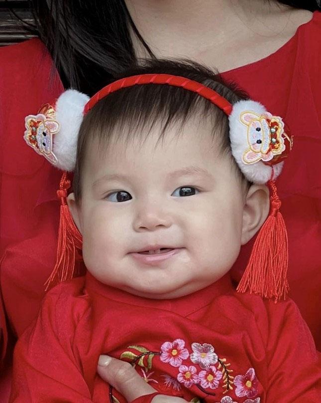 Con gái Salim đón sinh nhật 1 tuổi, ngoại hình cute gây sốt-6