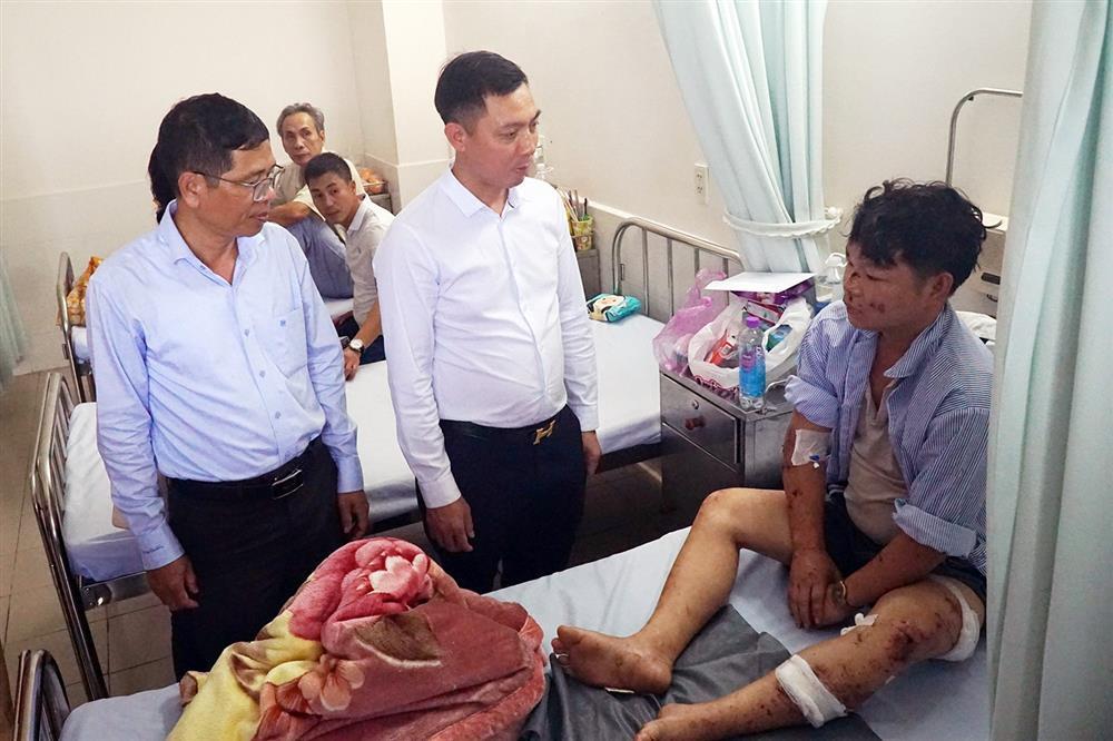 Vụ xe tải lật làm 4 người chết ở Phú Yên: Tài xế cố lánh nạn nhưng bất thành-2