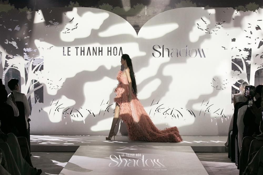 Hoa hậu lần đầu làm vedette sau đăng quang: Người tỏa sáng, người gặp sự cố-6