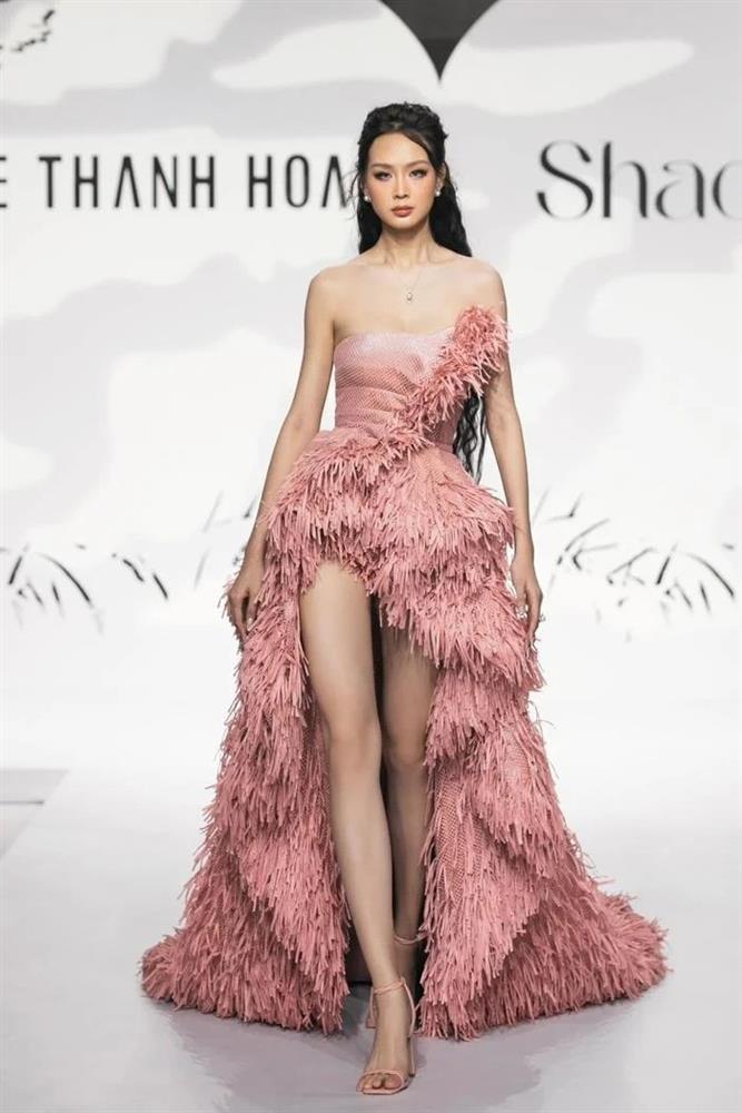 Hoa hậu lần đầu làm vedette sau đăng quang: Người tỏa sáng, người gặp sự cố-7