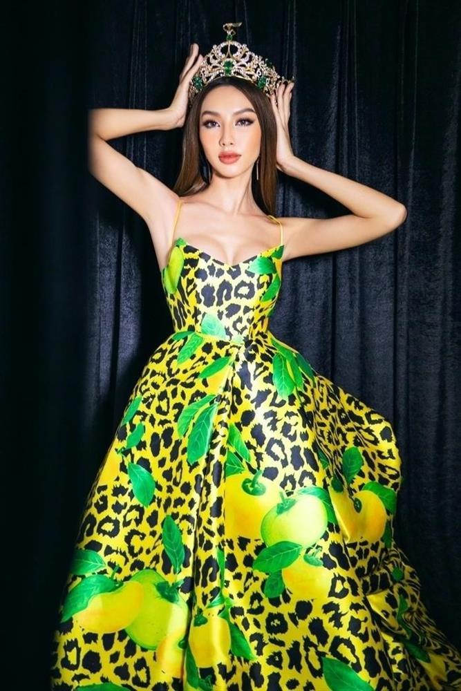 Hoa hậu lần đầu làm vedette sau đăng quang: Người tỏa sáng, người gặp sự cố-10