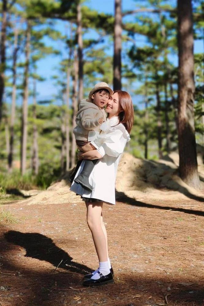 Hòa Minzy được ủng hộ khi nói về việc con trai chỉ nghỉ hè 2 tuần-2