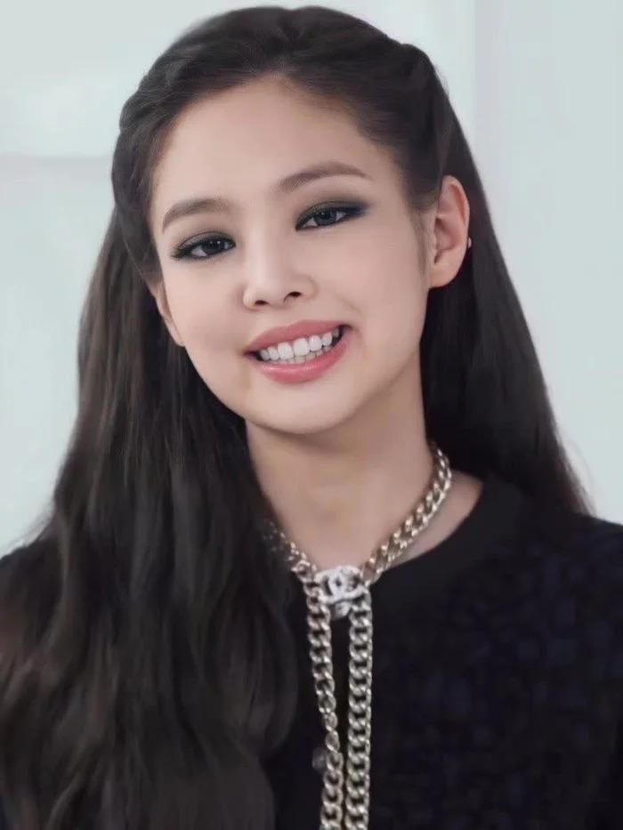 Jennie và các kiểu makeup gây bão-3