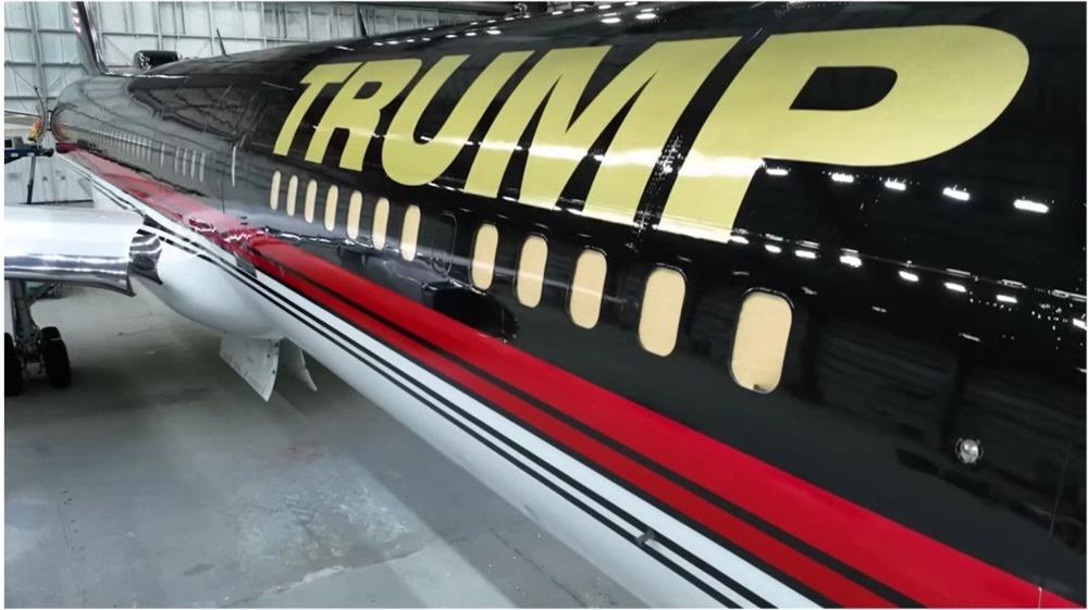 Bên trong chiếc Boeing 757 mạ vàng của Donald Trump-4