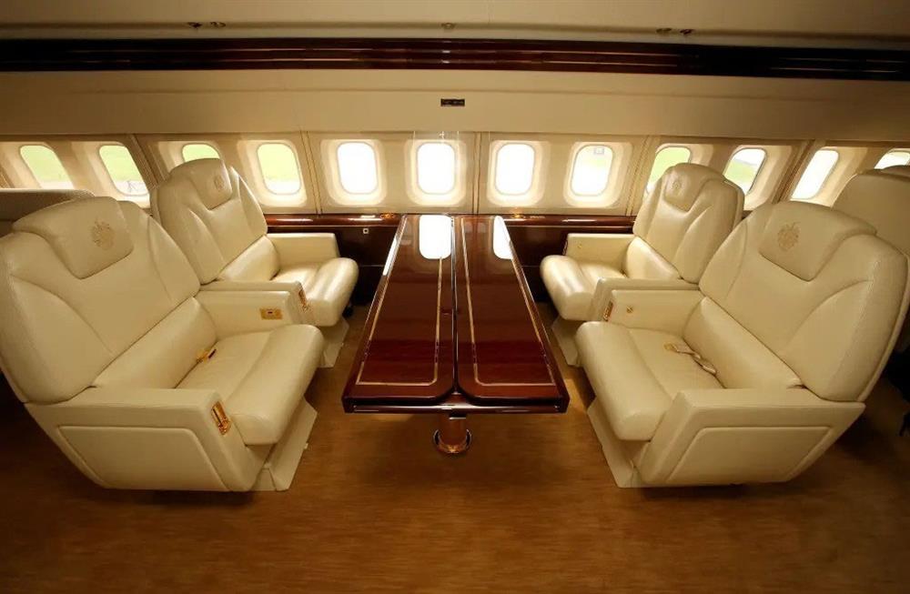 Bên trong chiếc Boeing 757 mạ vàng của Donald Trump-6