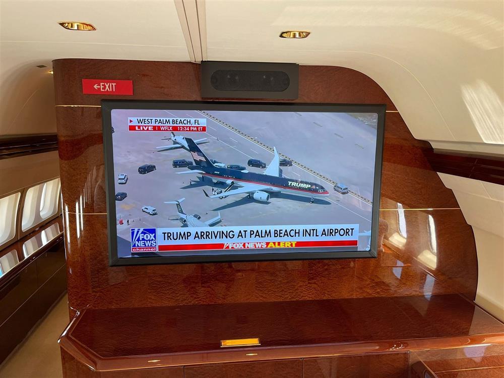 Bên trong chiếc Boeing 757 mạ vàng của Donald Trump-7