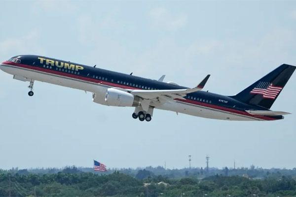 Vị trí Ivanka bên cạnh ông Trump bị thay thế?-4