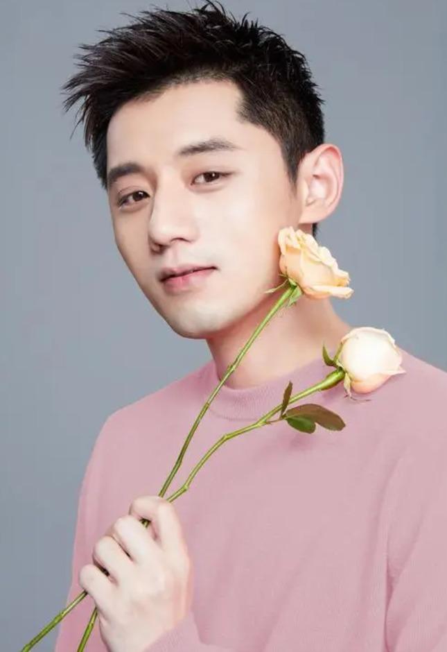 Bạn trai bị bóc mẽ đời tư hỗn loạn sau vụ bán video của Cảnh Điềm-1