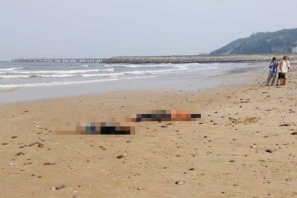 Phát hiện thi thể 2 nữ sinh ở bờ biển Nghệ An-1