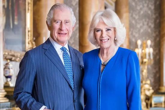 Vua Charles xác nhận danh phận cho bà Camilla