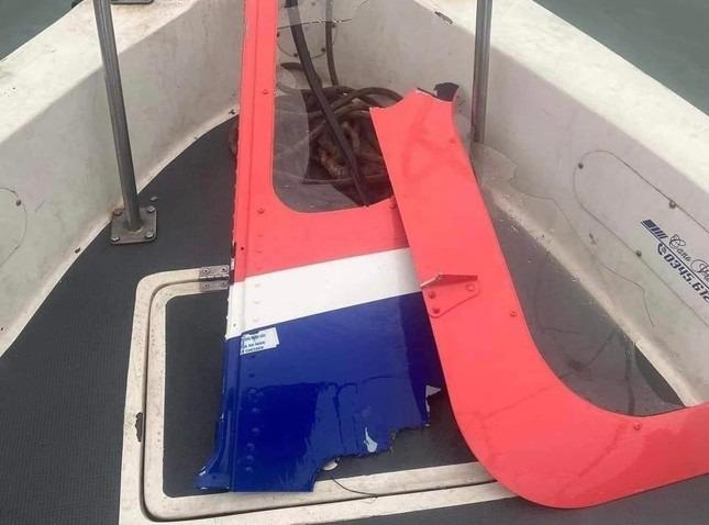 Trực thăng rơi ở vịnh Hạ Long, 2 người thiệt mạng, 3 người mất tích-4