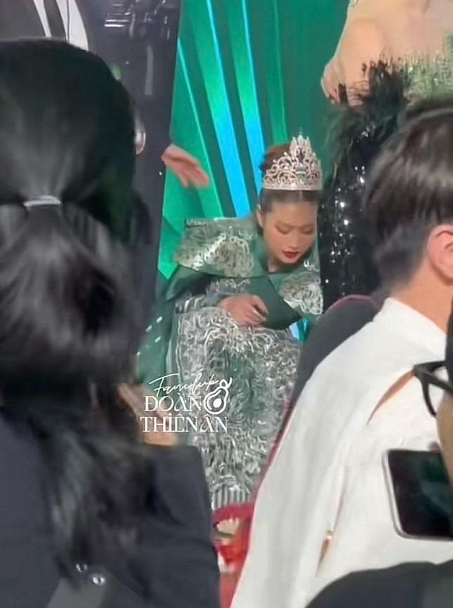 Những lần Thiên Ân ứng biến tinh tế không thua kém Thùy Tiên-3