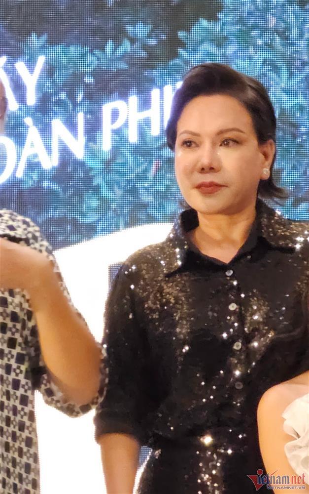 Việt Hương bị lệch mặt do ngâm nước liên tục 35 ngày-1