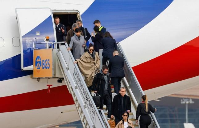 Củng Lợi tháp tùng Tổng thống Pháp đến Trung Quốc-1