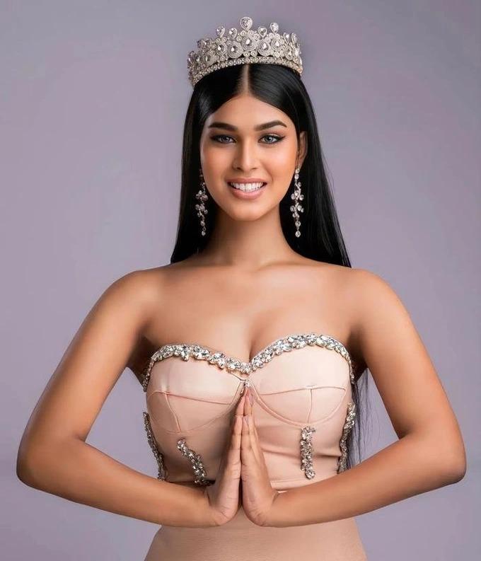 Vẻ ngoài đẹp ngỡ ngàng của Tân Hoa hậu Chuyển giới Ấn Độ-1