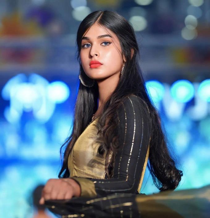 Vẻ ngoài đẹp ngỡ ngàng của Tân Hoa hậu Chuyển giới Ấn Độ-2