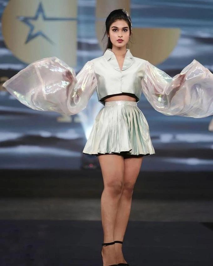 Vẻ ngoài đẹp ngỡ ngàng của Tân Hoa hậu Chuyển giới Ấn Độ-12