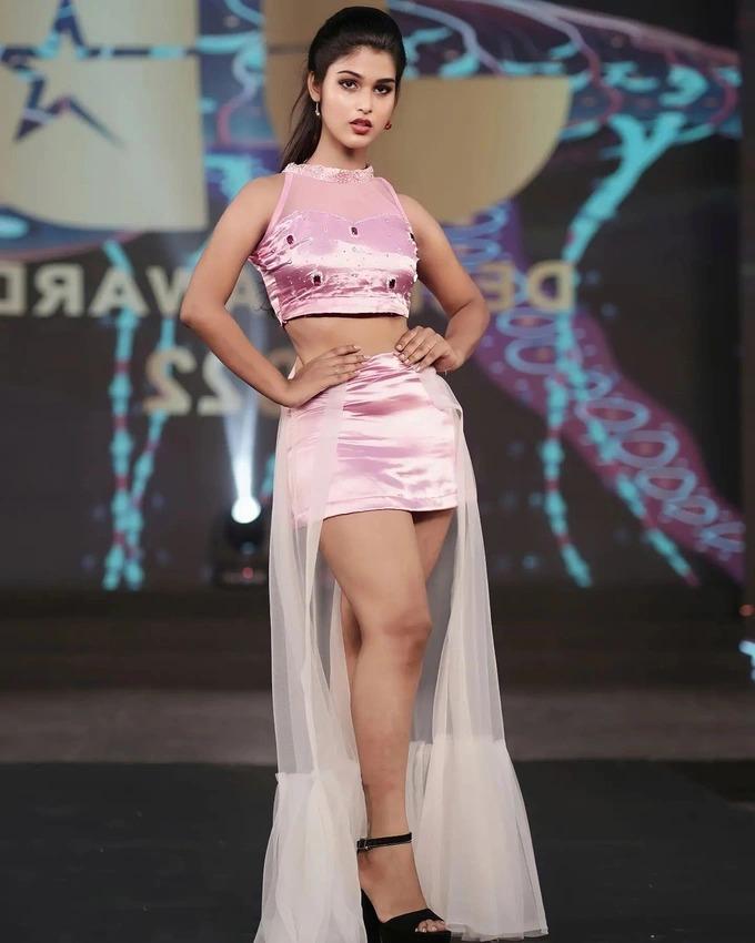 Vẻ ngoài đẹp ngỡ ngàng của Tân Hoa hậu Chuyển giới Ấn Độ-7