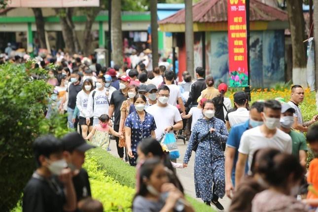 Giá vé máy bay dịp 30/4 tăng chóng mặt, du lịch nội địa đắt hơn quốc tế-2