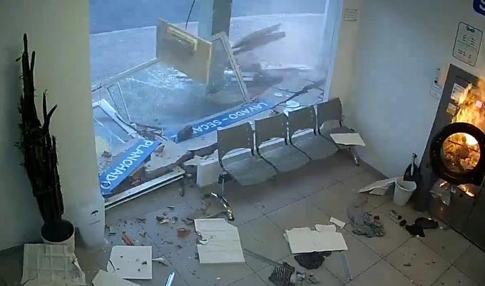 Clip máy sấy quần áo nổ kinh hoàng như bom vì sai lầm nhiều người mắc-1