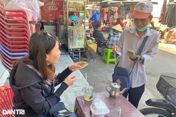 Chưa 7h, tiệm vàng đã hết khách chờ, Thần Tài hết việc-27